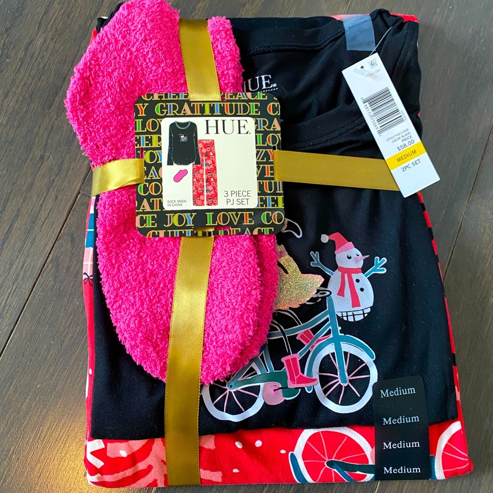 Cozy 3-Piece pajama set! BRAND NEW NEVER WORN! NWT